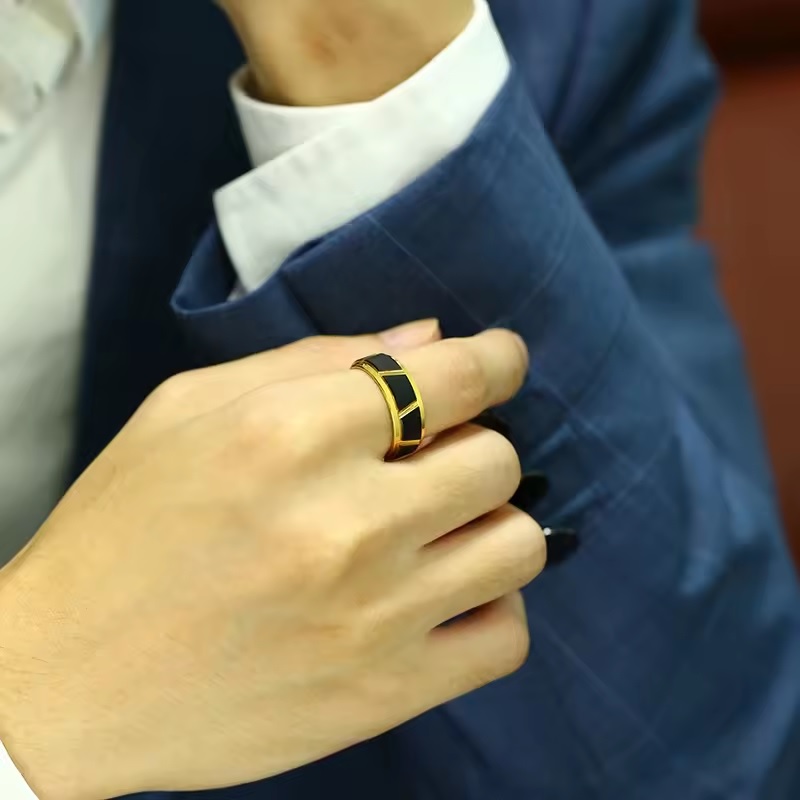 Anel ME-31997 - Dourado / Preto / 69mm